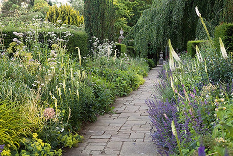 The New English Garden By Tim Richardson And Andrew Lawson 